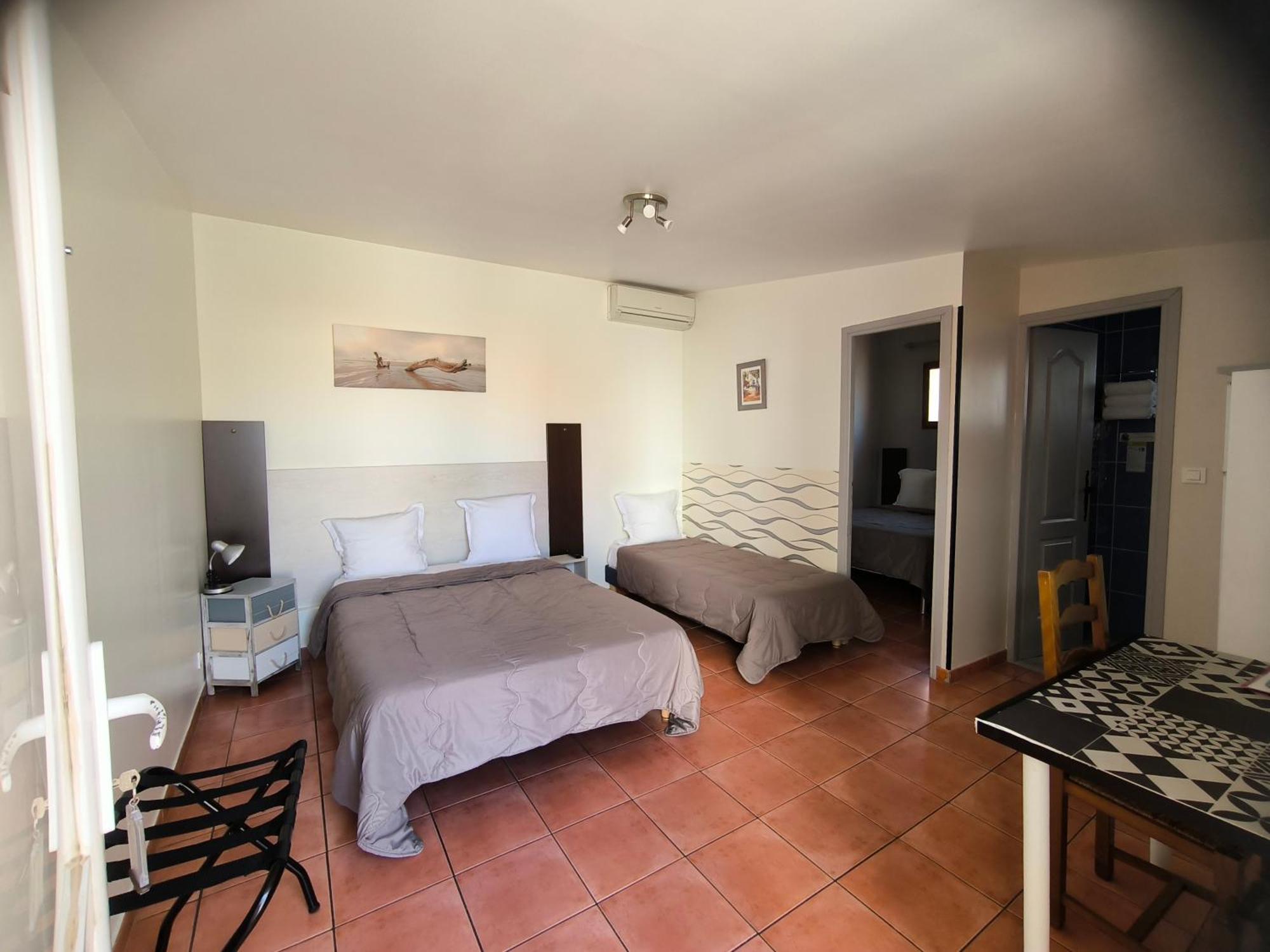 Hotel L'Hacienda มาร์ติกส์ ภายนอก รูปภาพ