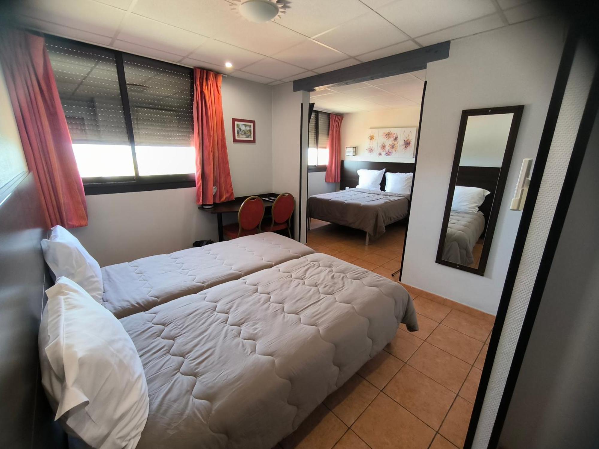 Hotel L'Hacienda มาร์ติกส์ ภายนอก รูปภาพ