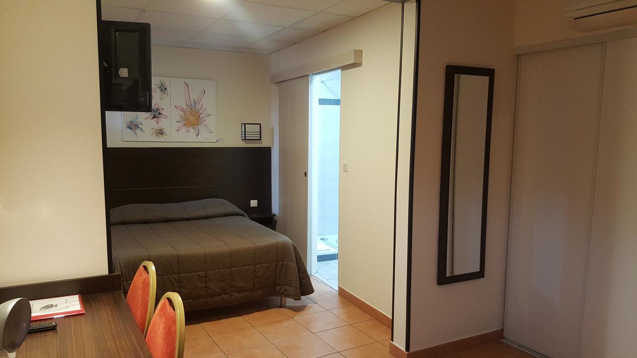 Hotel L'Hacienda มาร์ติกส์ ภายนอก รูปภาพ