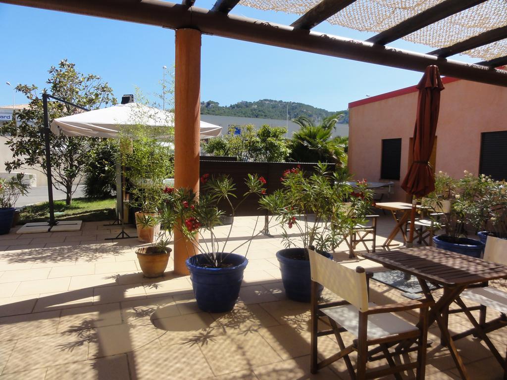 Hotel L'Hacienda มาร์ติกส์ ภายนอก รูปภาพ