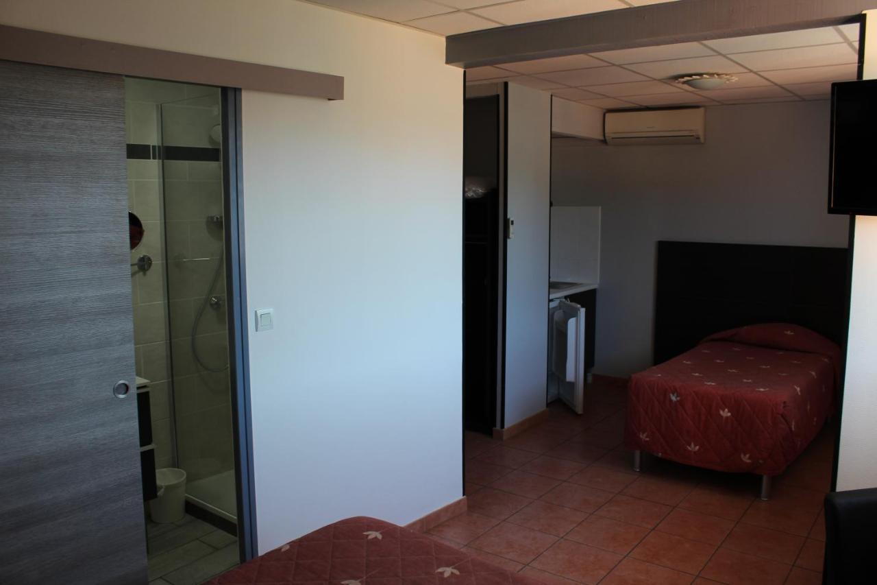 Hotel L'Hacienda มาร์ติกส์ ภายนอก รูปภาพ